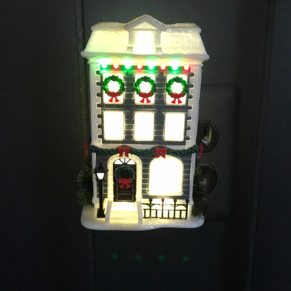 Holiday wallflowers plug in fragrance Bath and Bodyworks Victorian projection - Picture 2 of 14